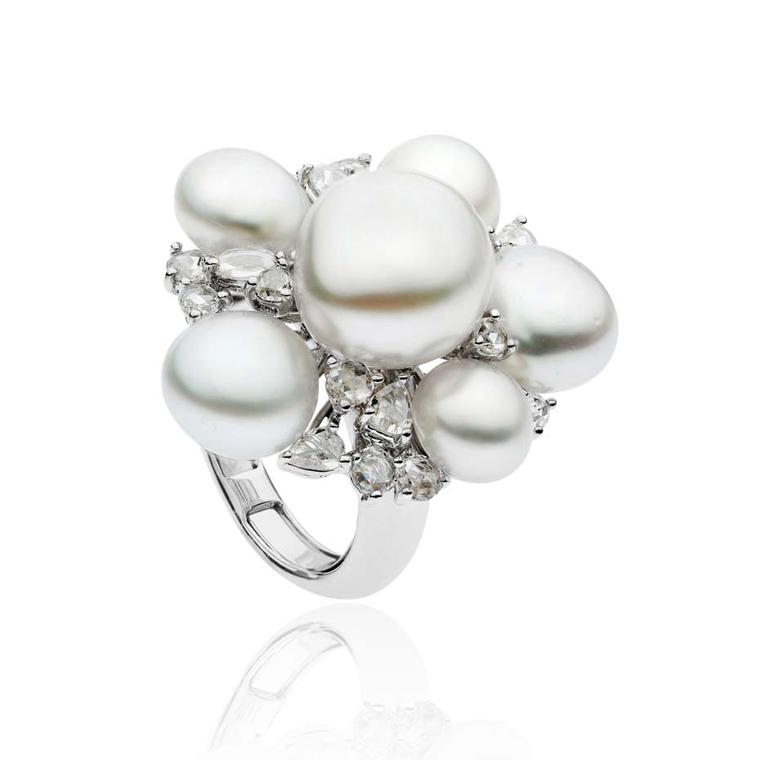 Autore South Sea Keshi pearl ring in white gold with diamonds, from the Rose Cut collection.